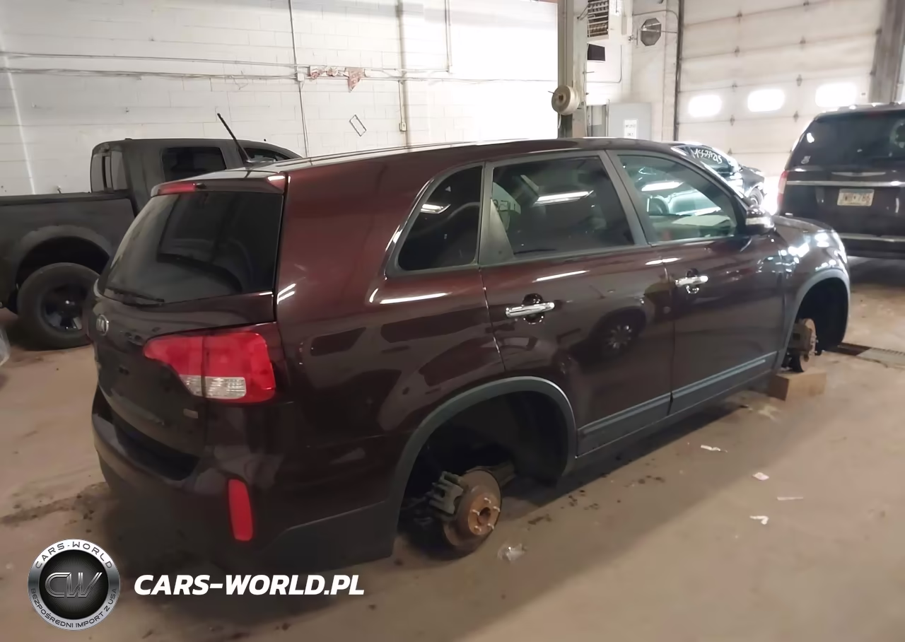 2015 Kia Sorento Lx VIN:5XYKT3A67FG621839 - 4