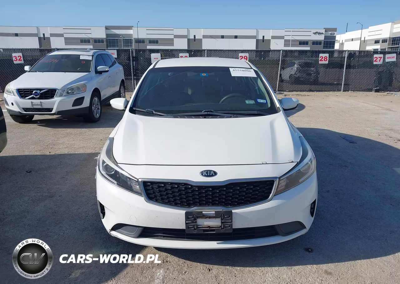 2018 Kia Forte Lx VIN:3KPFK4A7XJE235439 - 12