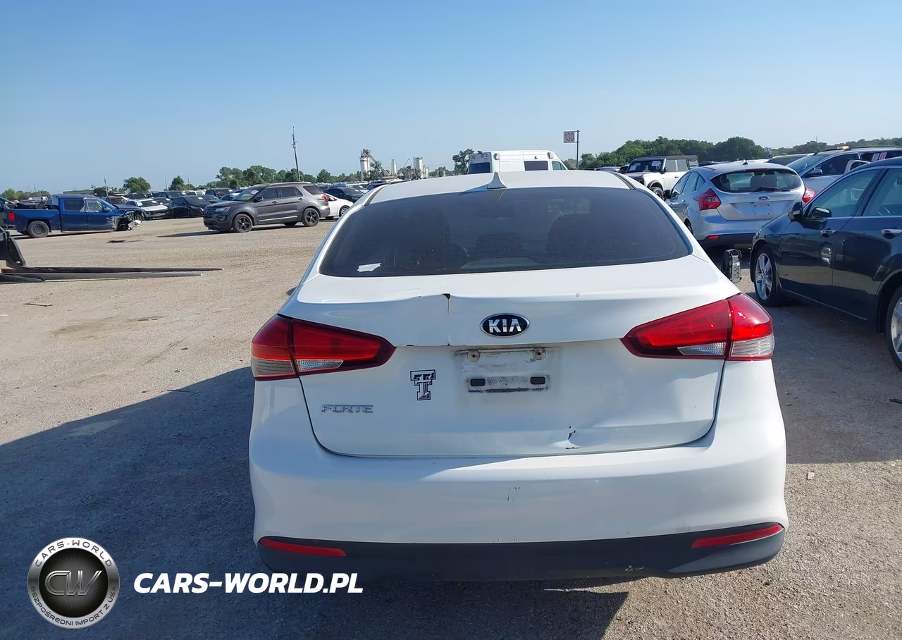 2018 Kia Forte Lx VIN:3KPFK4A7XJE235439 - 16