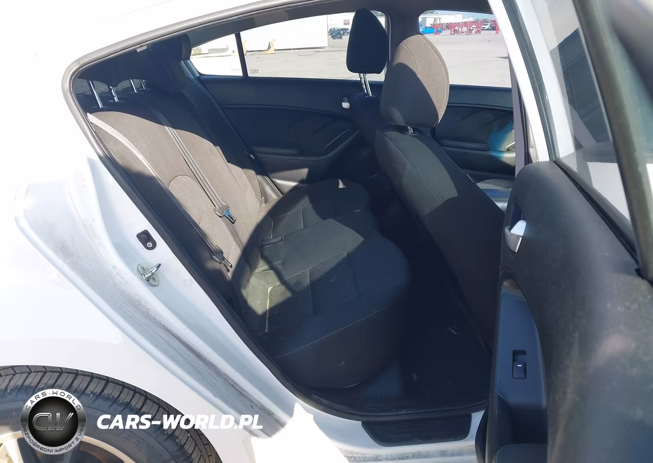 2018 Kia Forte Lx VIN:3KPFK4A7XJE235439 - 8