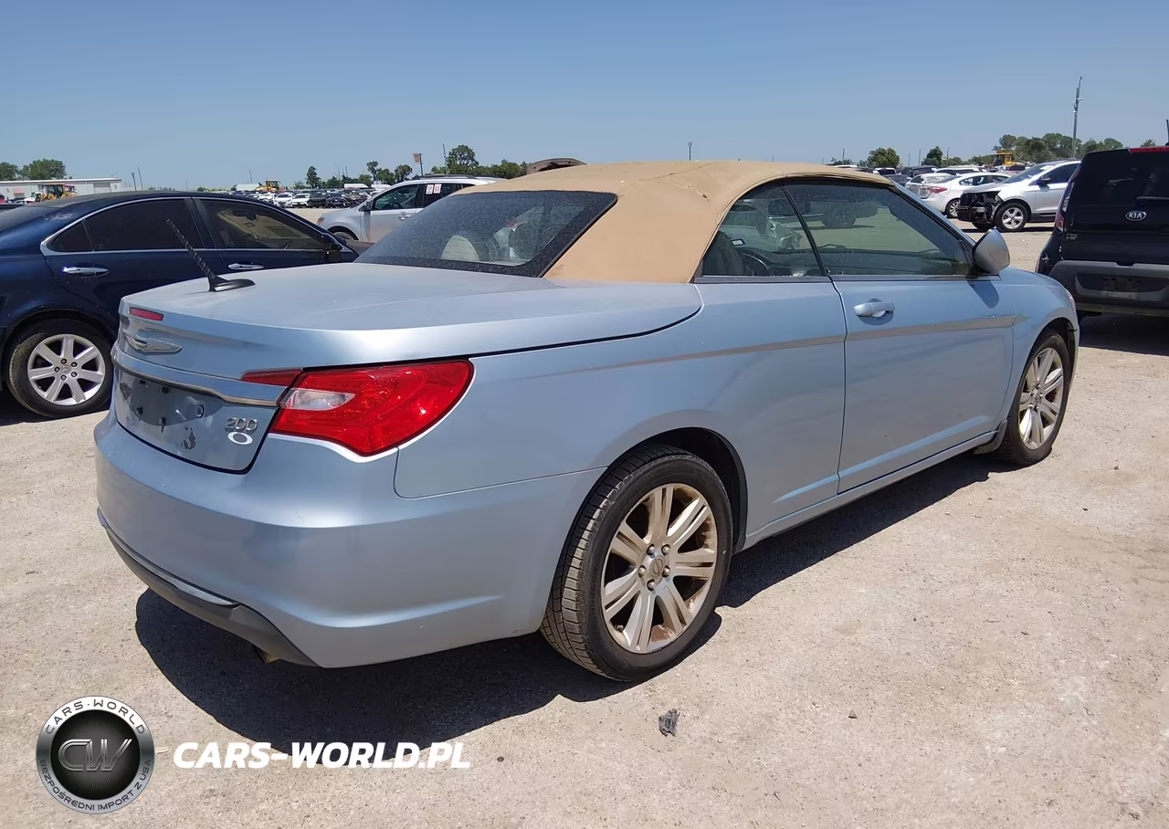 2012 Chrysler 200 Touring VIN:1C3BCBEB0CN283338 - 4