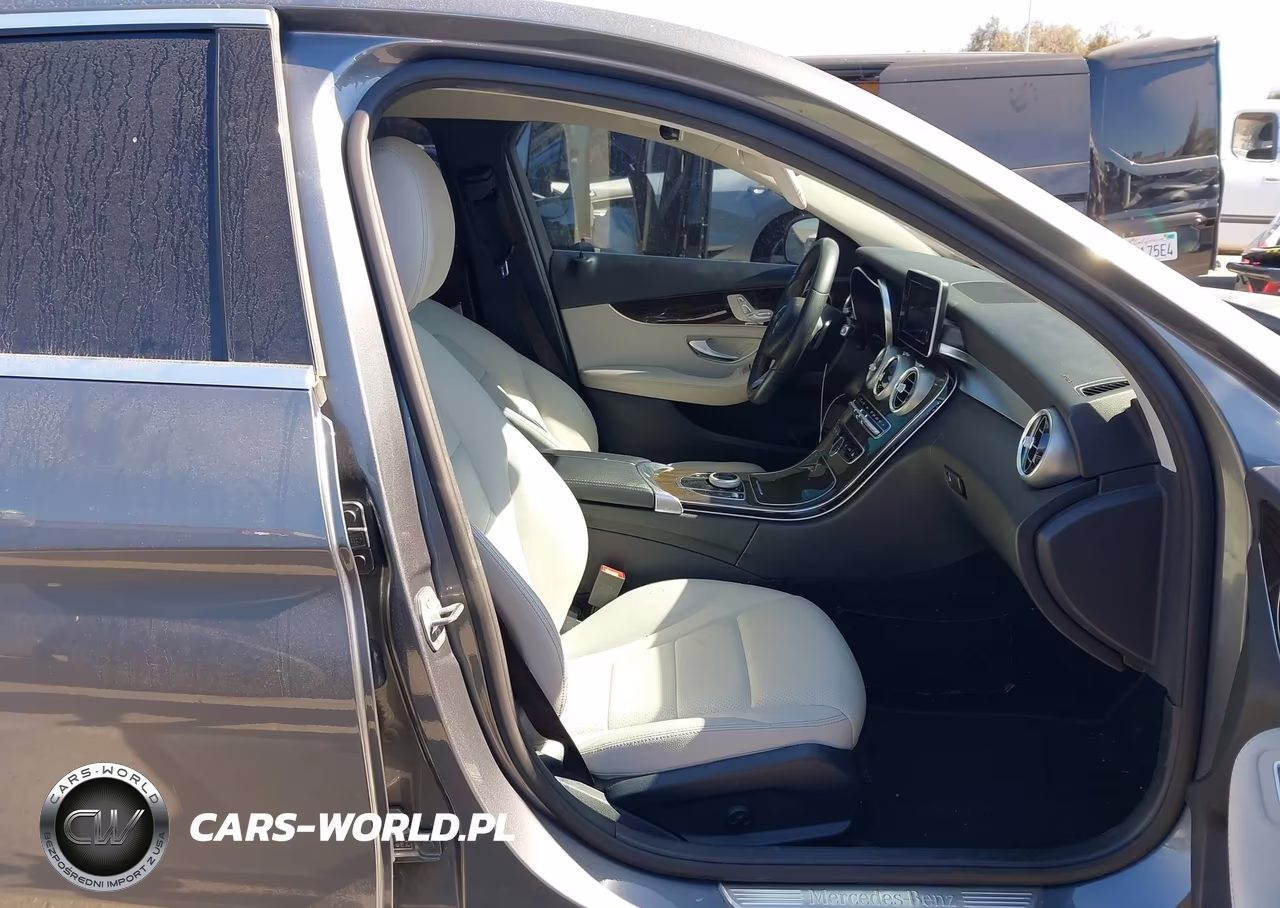 2017 Mercedes-Benz C 300 VIN:55SWF4JB2HU182375 - 5