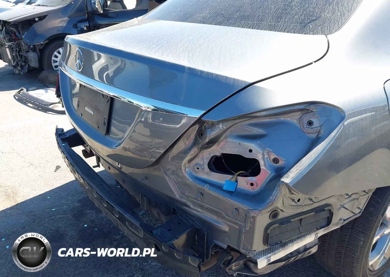 2017 Mercedes-Benz C 300 VIN:55SWF4JB2HU182375 - 6