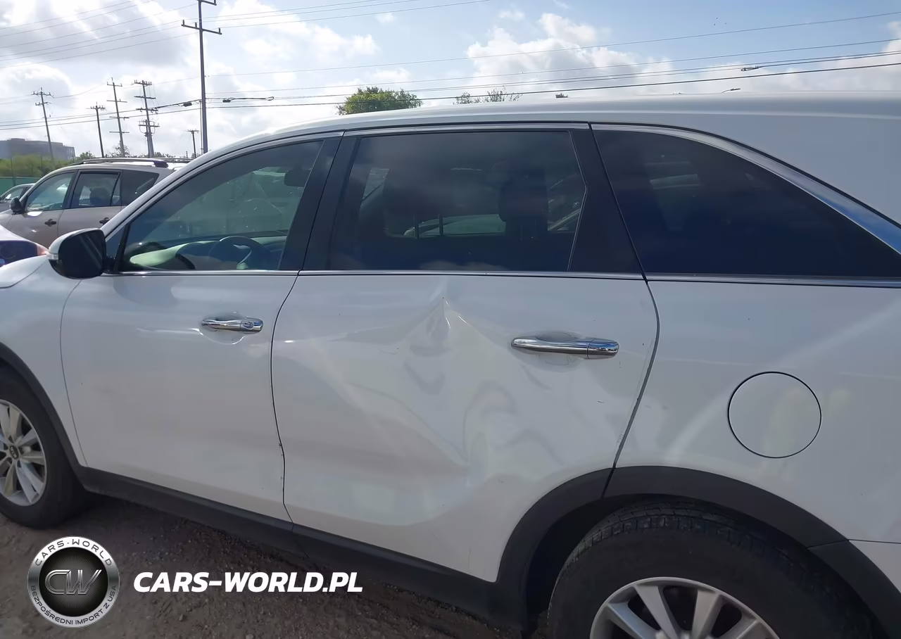 2019 Kia Sorento 2.4L L VIN:5XYPG4A39KG605156 - 14
