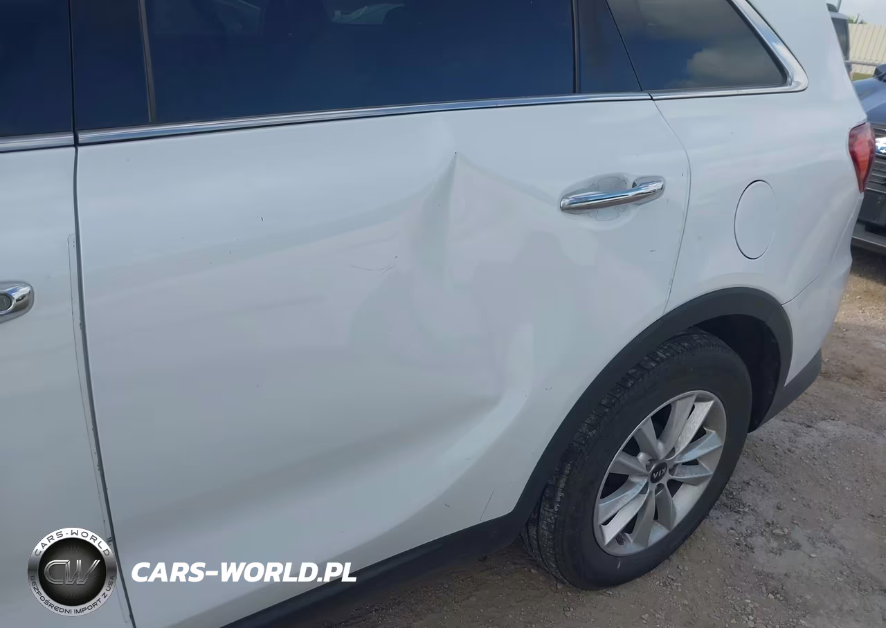 2019 Kia Sorento 2.4L L VIN:5XYPG4A39KG605156 - 19