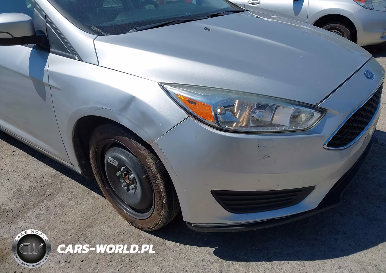 2017 Ford Focus Se VIN:1FADP3K24HL246403 - 6