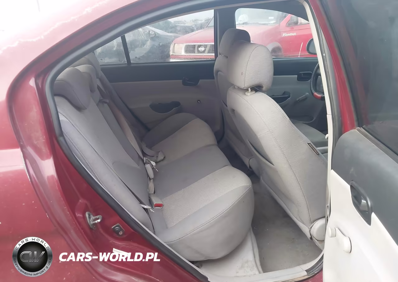 2007 Hyundai Accent Gls VIN:KMHCN46C37U157320 - 8