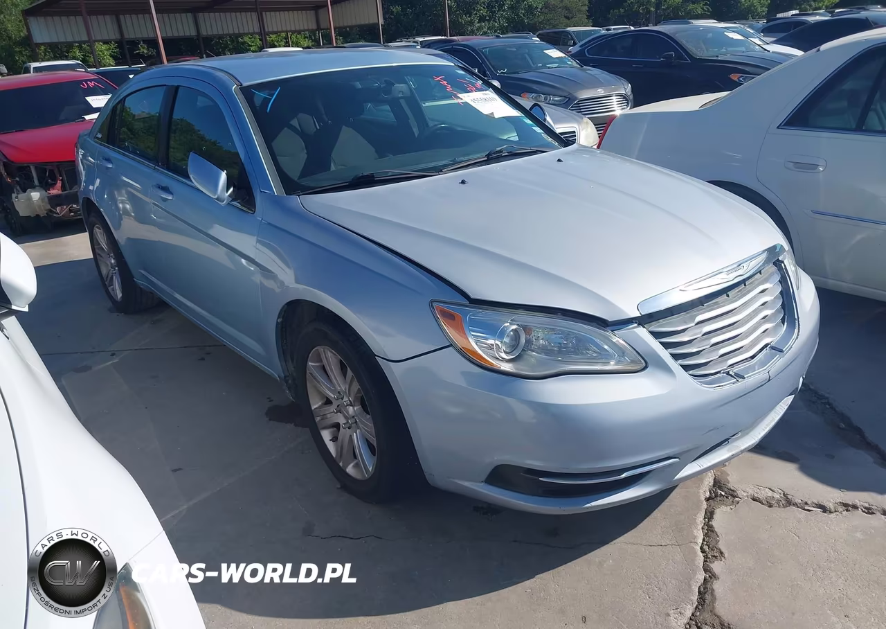 2013 Chrysler 200 Touring – zdjęcie 1 z 16