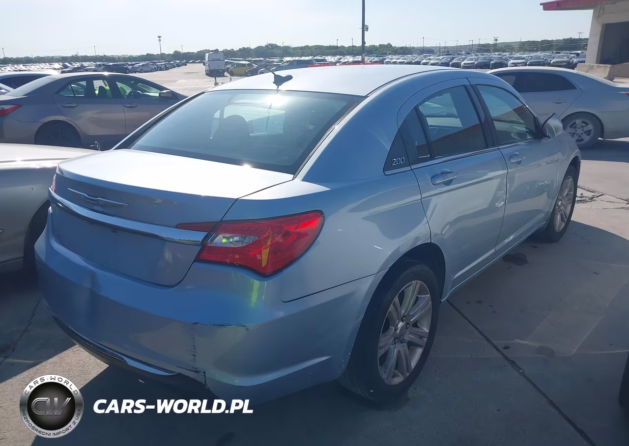 2013 Chrysler 200 Touring VIN:1C3CCBBB1DN512961 - 4