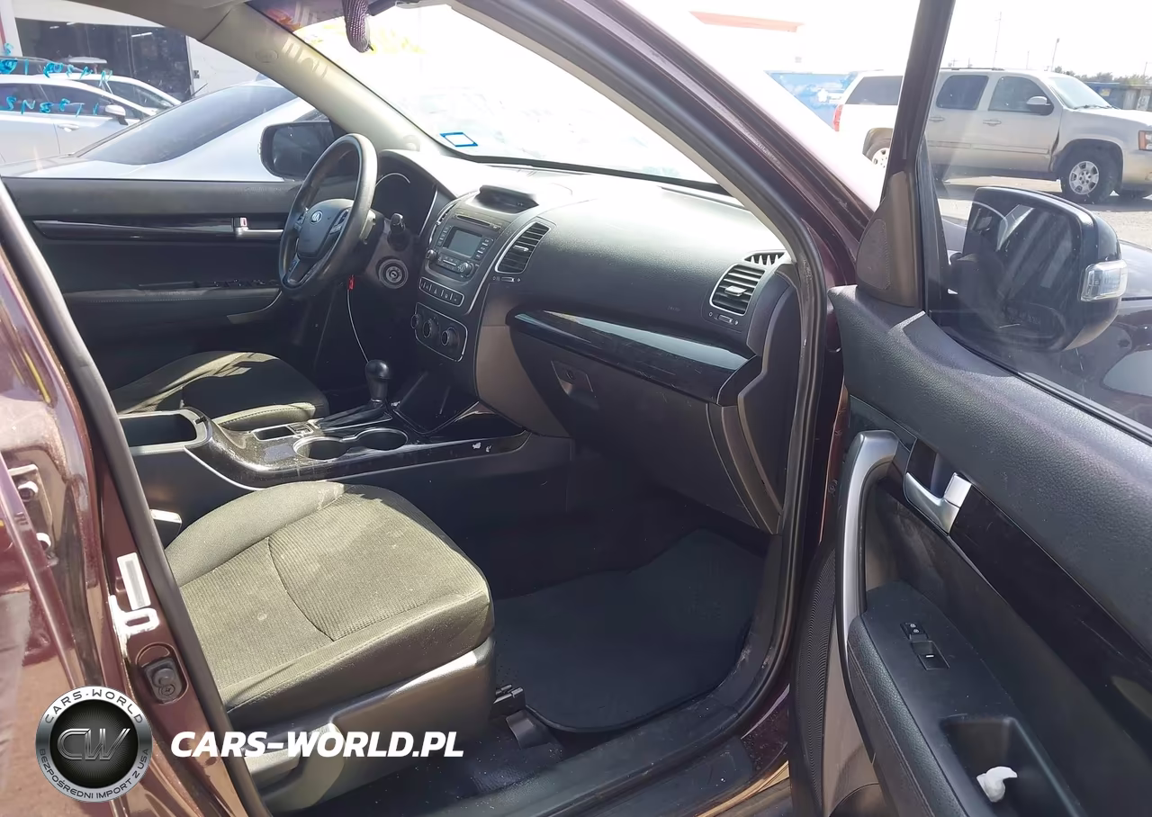 2014 Kia Sorento Lx VIN:5XYKTCA6XEG547914 - 5