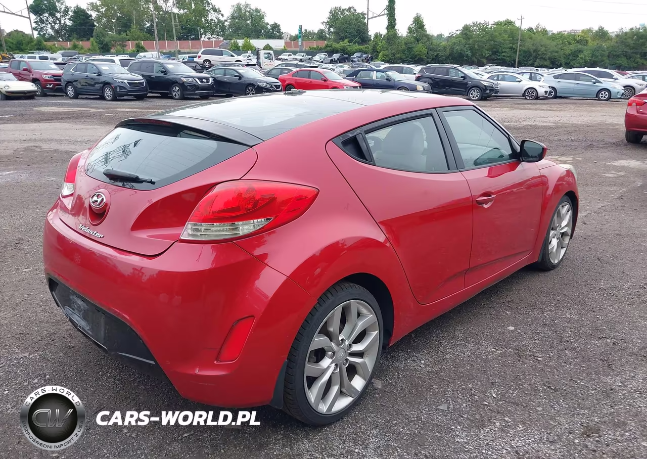 2013 Hyundai Veloster Base W-Gray VIN:KMHTC6AD5DU099692 - 4