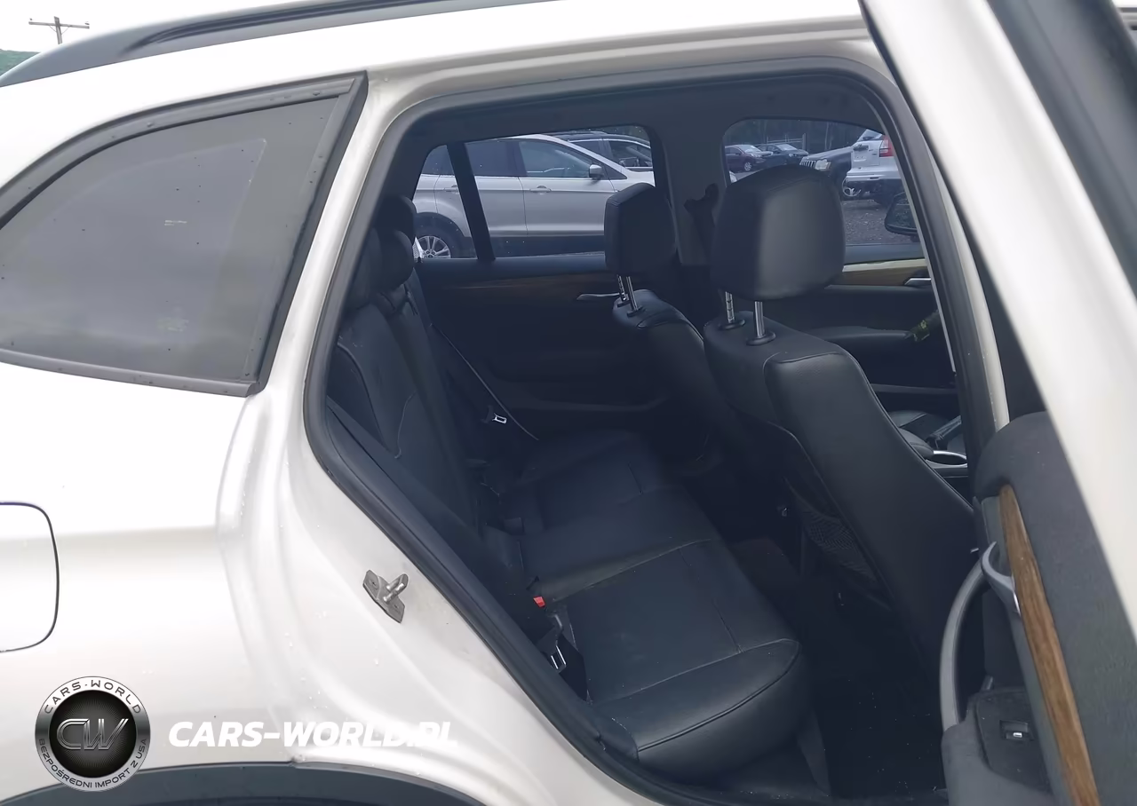 2015 BMW X1 xDrive28I VIN:WBAVL1C57FVY37928 - 8