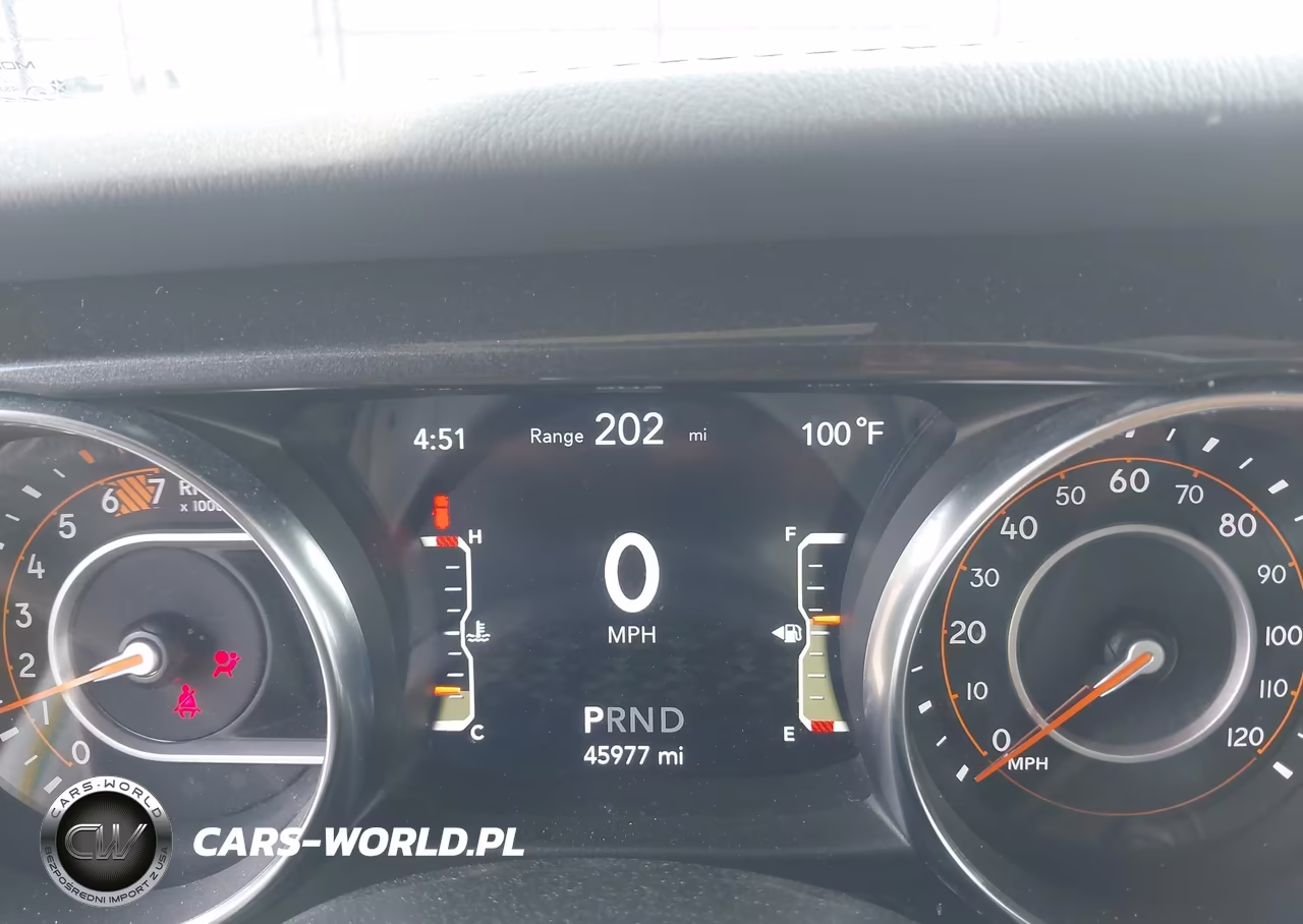 2020 Jeep Wrangler Unlimited Sahara Altitude 4X4 VIN:1C4HJXEN0LW336486 - 15