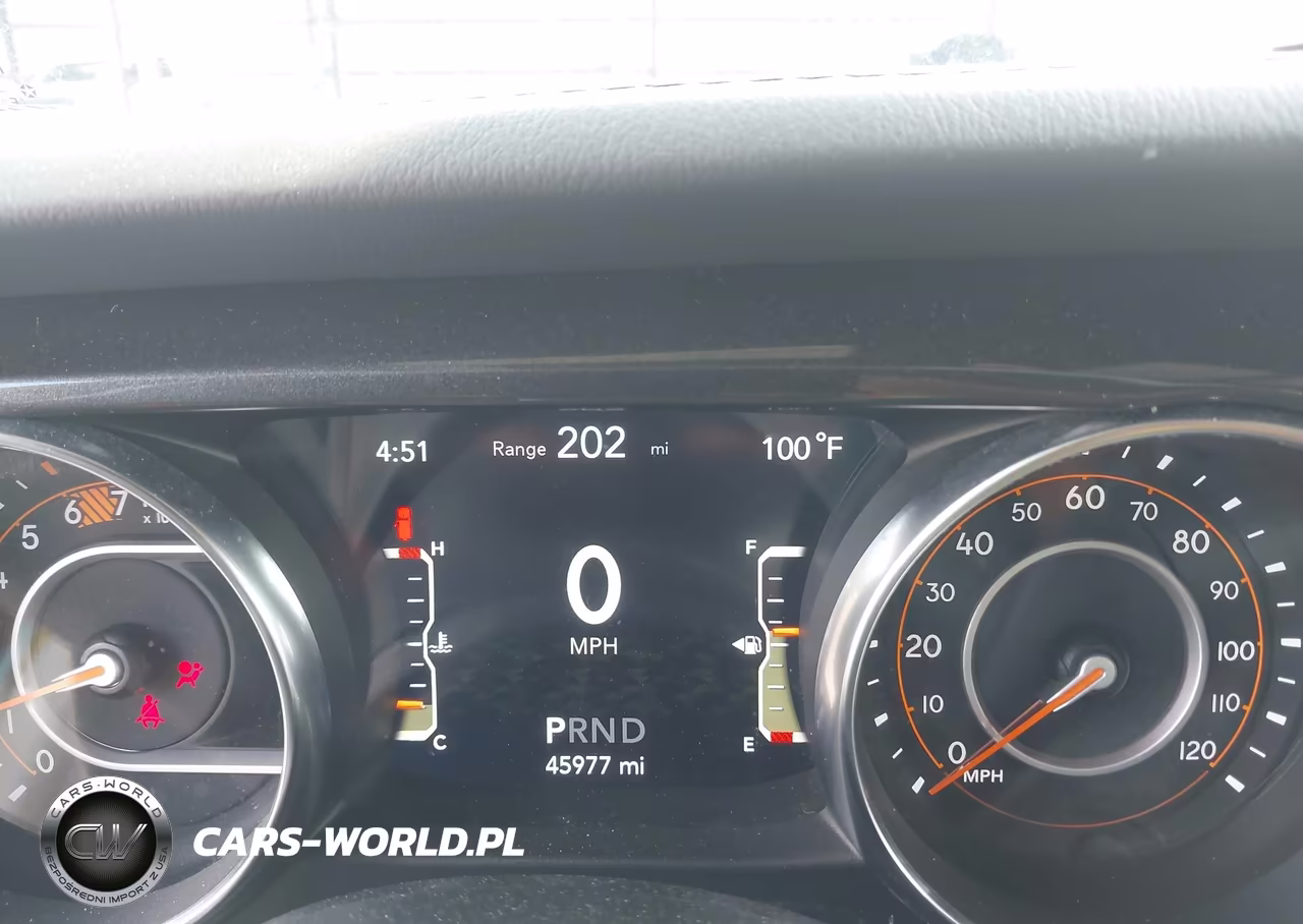 2020 Jeep Wrangler Unlimited Sahara Altitude 4X4 VIN:1C4HJXEN0LW336486 - 7