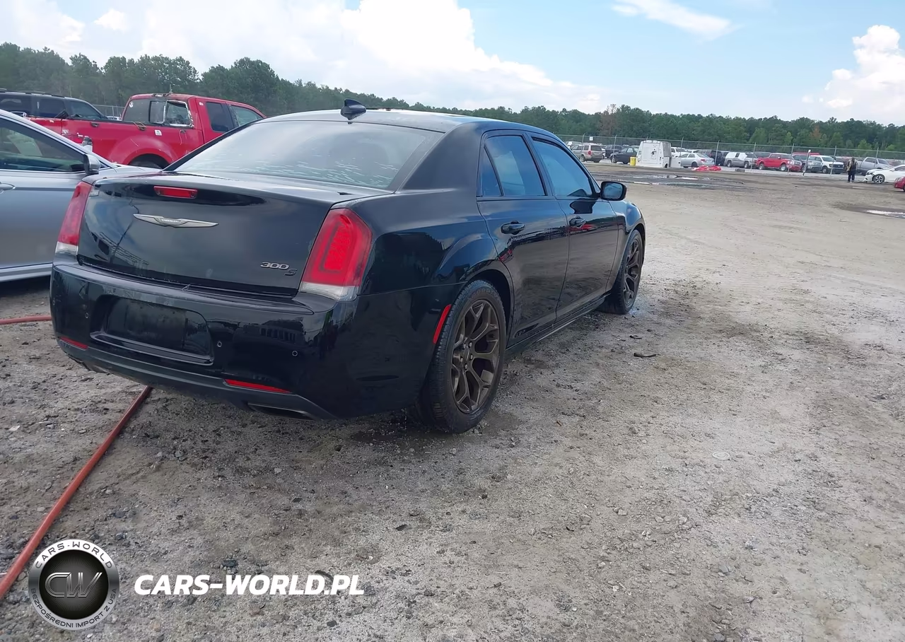 2017 Chrysler 300 300S Alloy Edition VIN:2C3CCABG7HH552496 - 4