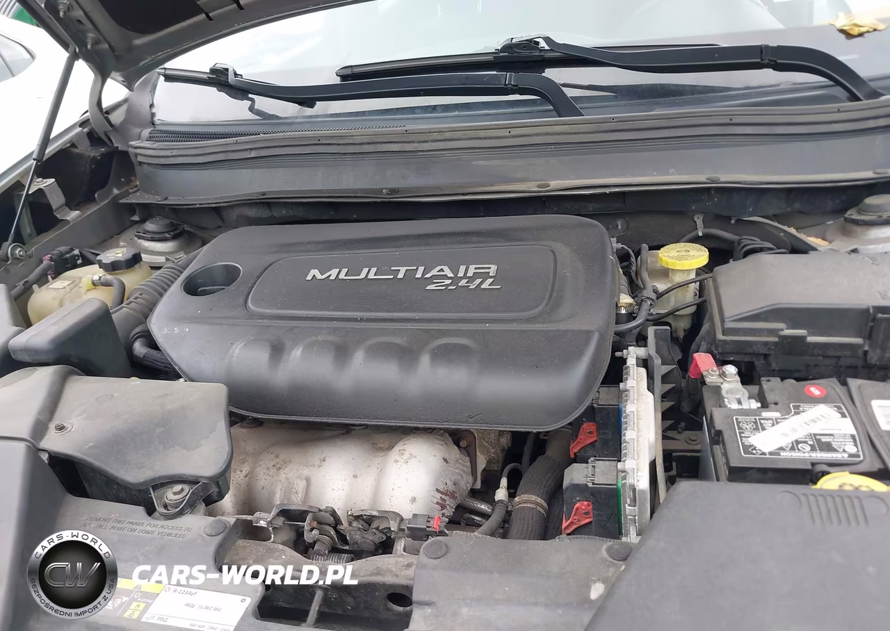 2015 Jeep Cherokee Sport VIN:1C4PJMAB3FW513008 - 10