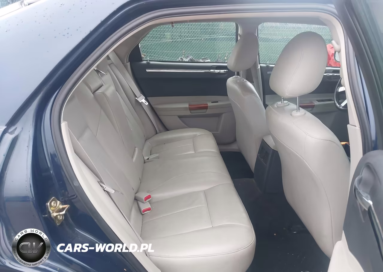 2006 Chrysler 300 Touring VIN:2C3KK53G06H370012 - 8