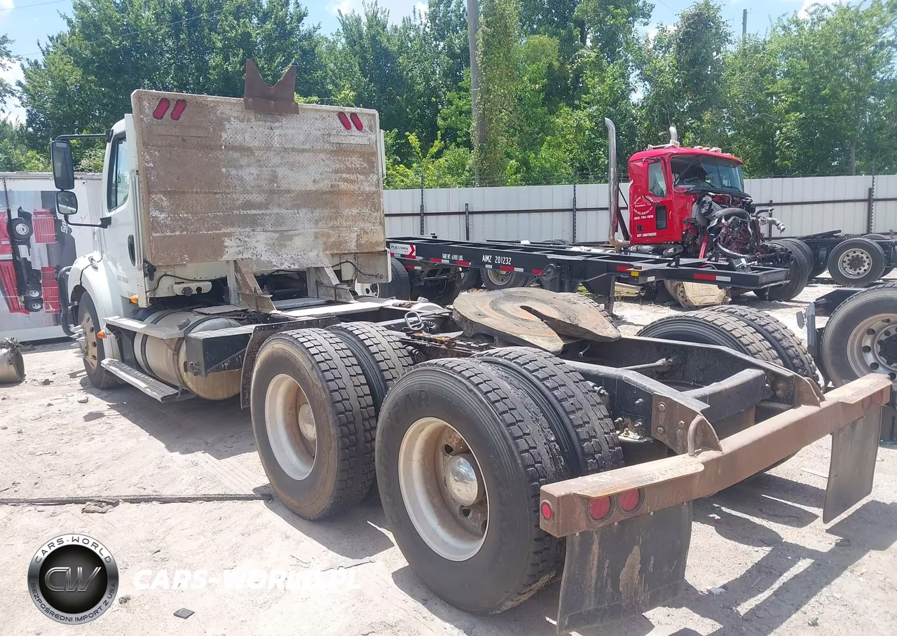 2015 Freightliner M2 112 Medium Duty VIN:1FUJC5DV4FHGR6690 - 3