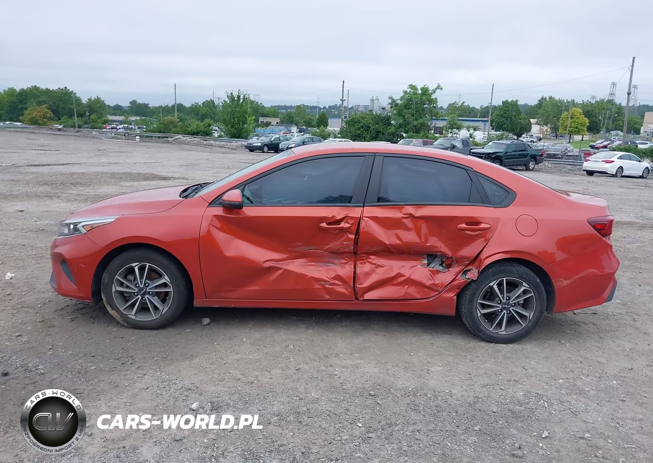 2022 Kia Forte Lxs VIN:3KPF24AD3NE437664 - 13