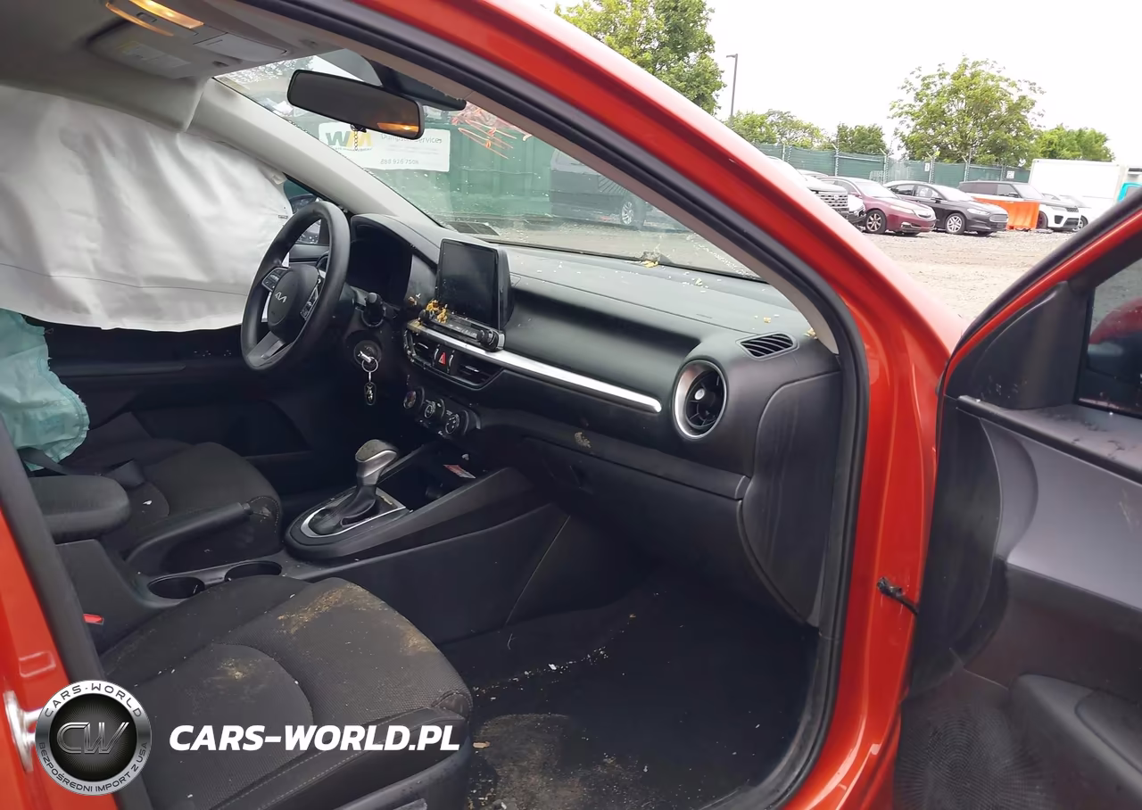 2022 Kia Forte Lxs VIN:3KPF24AD3NE437664 - 5