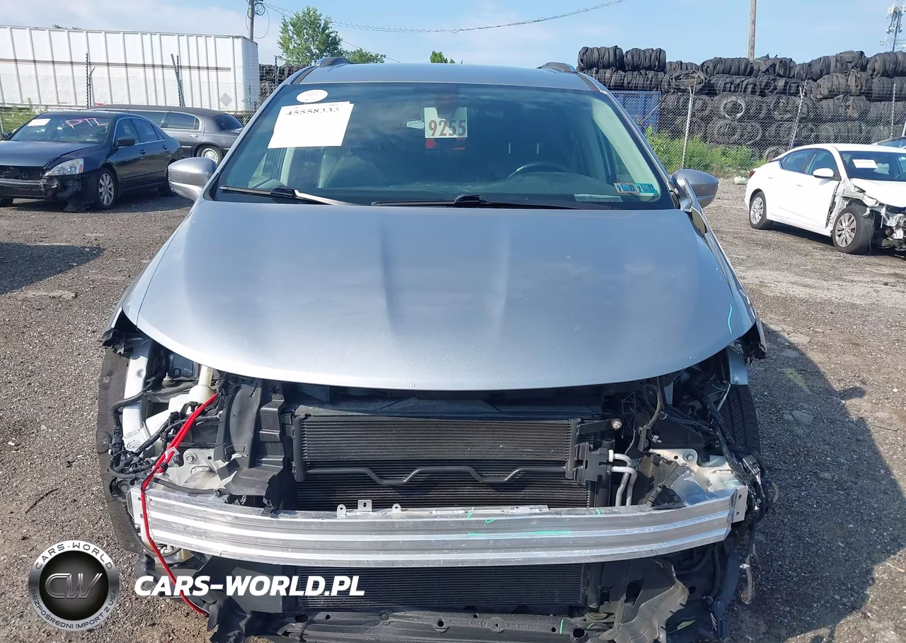 2020 Chrysler Pacifica Touring L VIN:2C4RC1BGXLR285072 - 12
