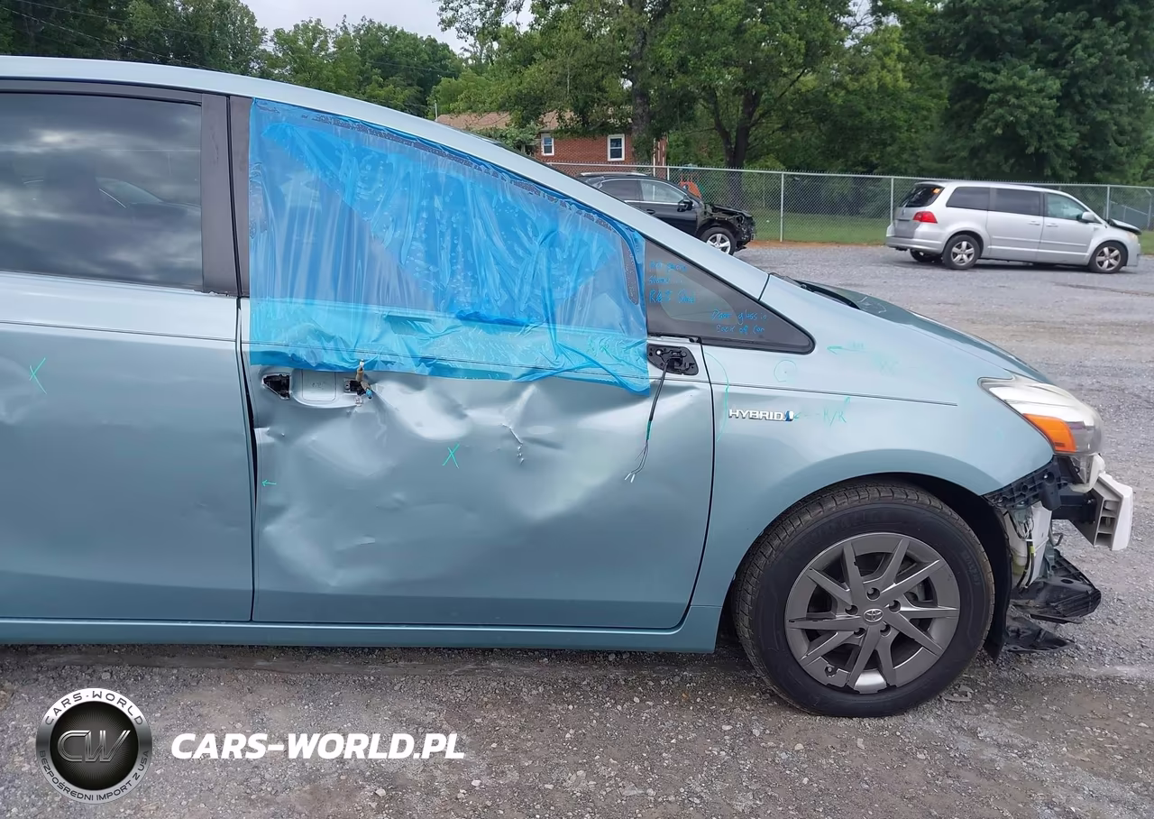 2015 Toyota Prius V Three VIN:JTDZN3EU0FJ032083 - 17