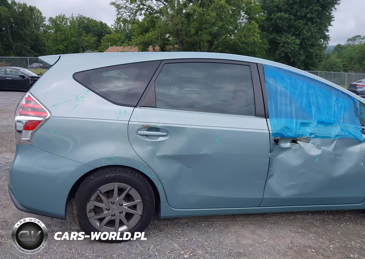 2015 Toyota Prius V Three VIN:JTDZN3EU0FJ032083 - 18