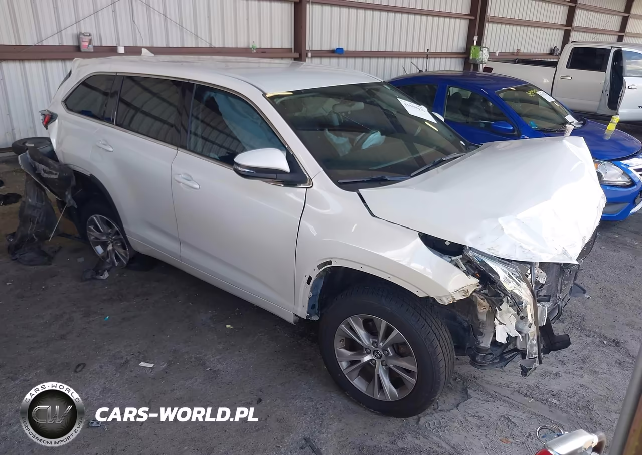 2016 Toyota Highlander Le Plus V6 – zdjęcie 1 z 16