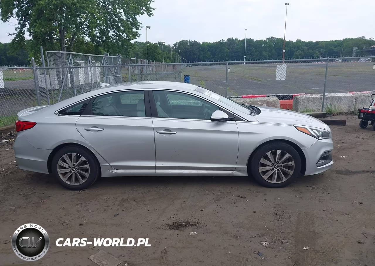 2015 Hyundai Sonata Sport VIN:5NPE34AF7FH133776 - 13
