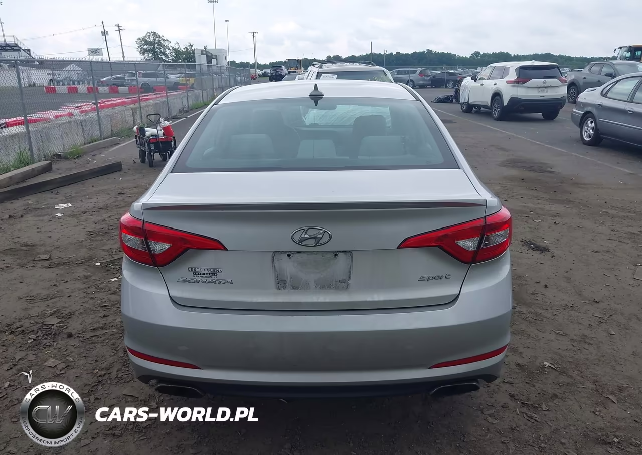 2015 Hyundai Sonata Sport VIN:5NPE34AF7FH133776 - 16