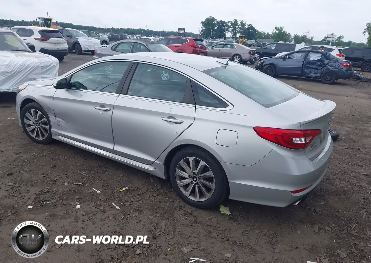 2015 Hyundai Sonata Sport VIN:5NPE34AF7FH133776 - 3