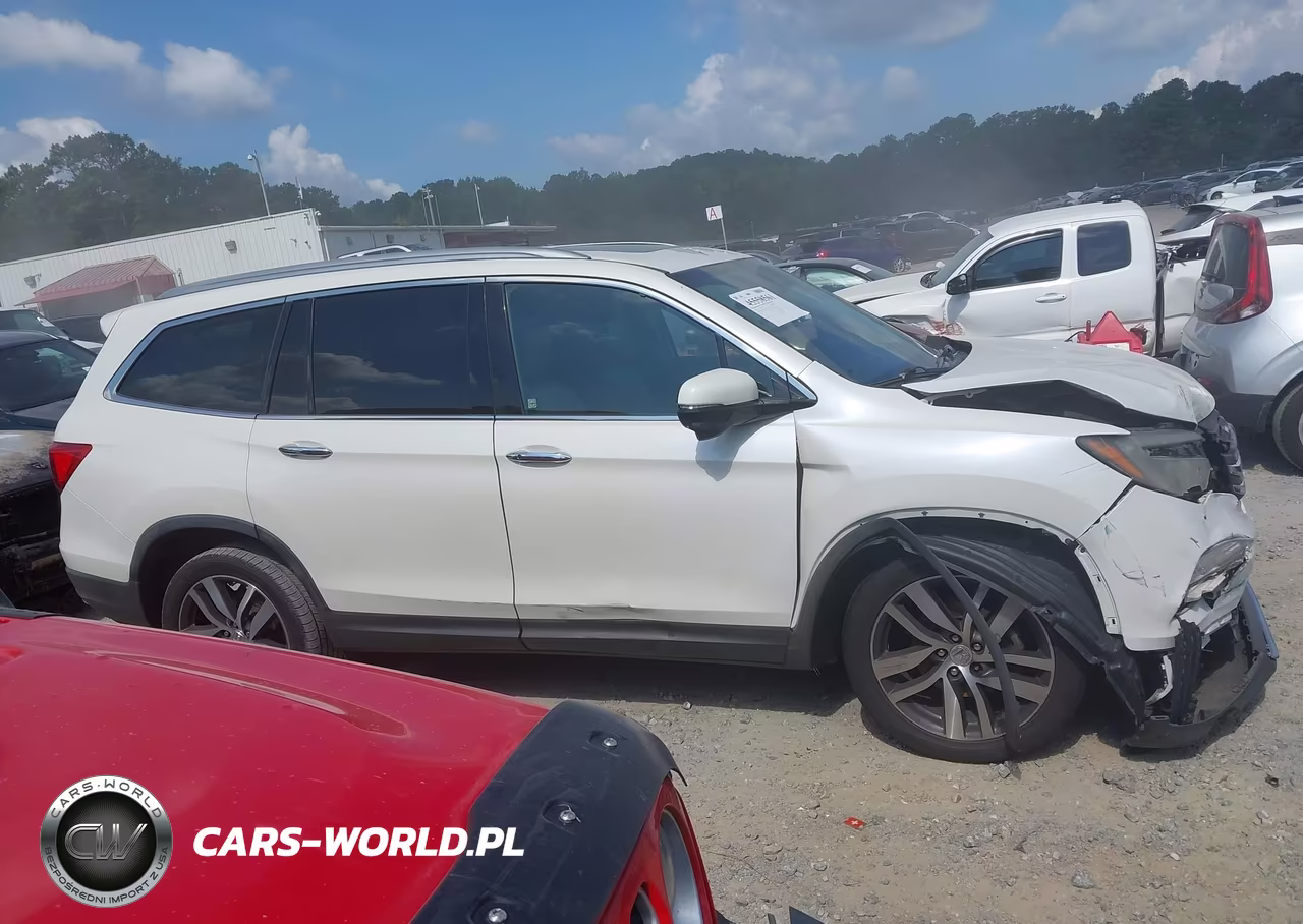 2016 Honda Pilot Touring VIN:5FNYF5H95GB013355 - 13