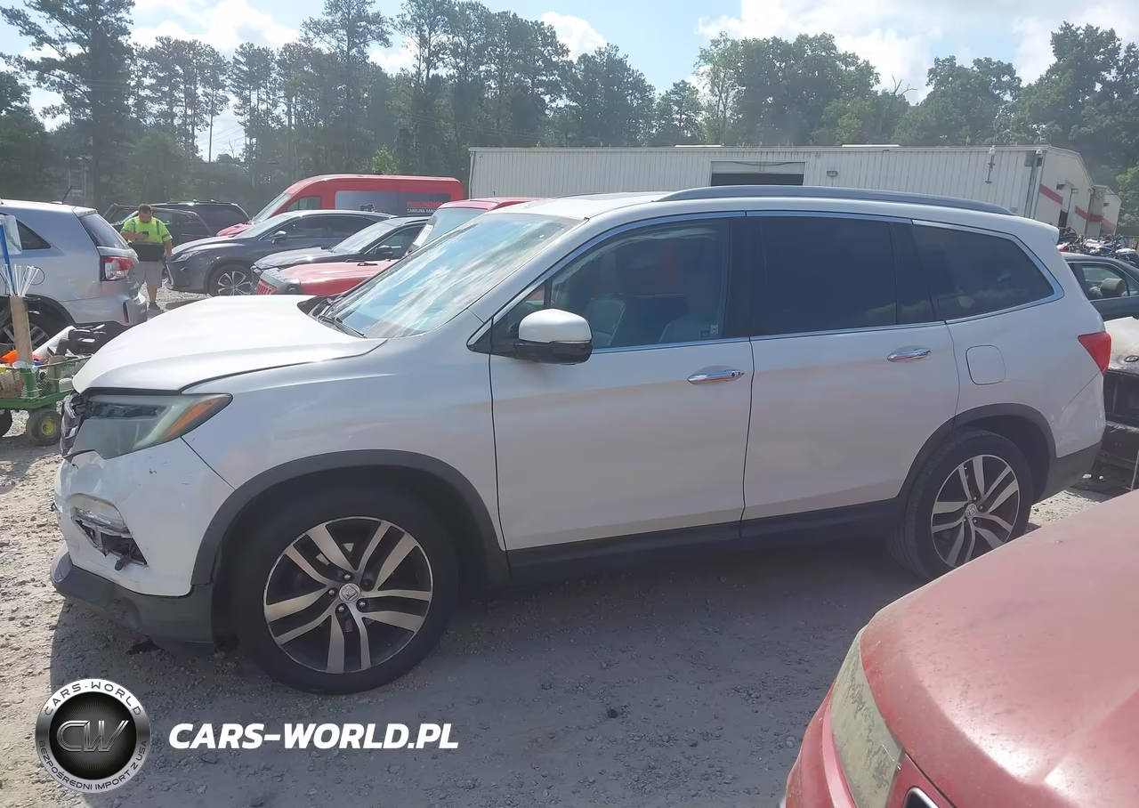2016 Honda Pilot Touring VIN:5FNYF5H95GB013355 - 14