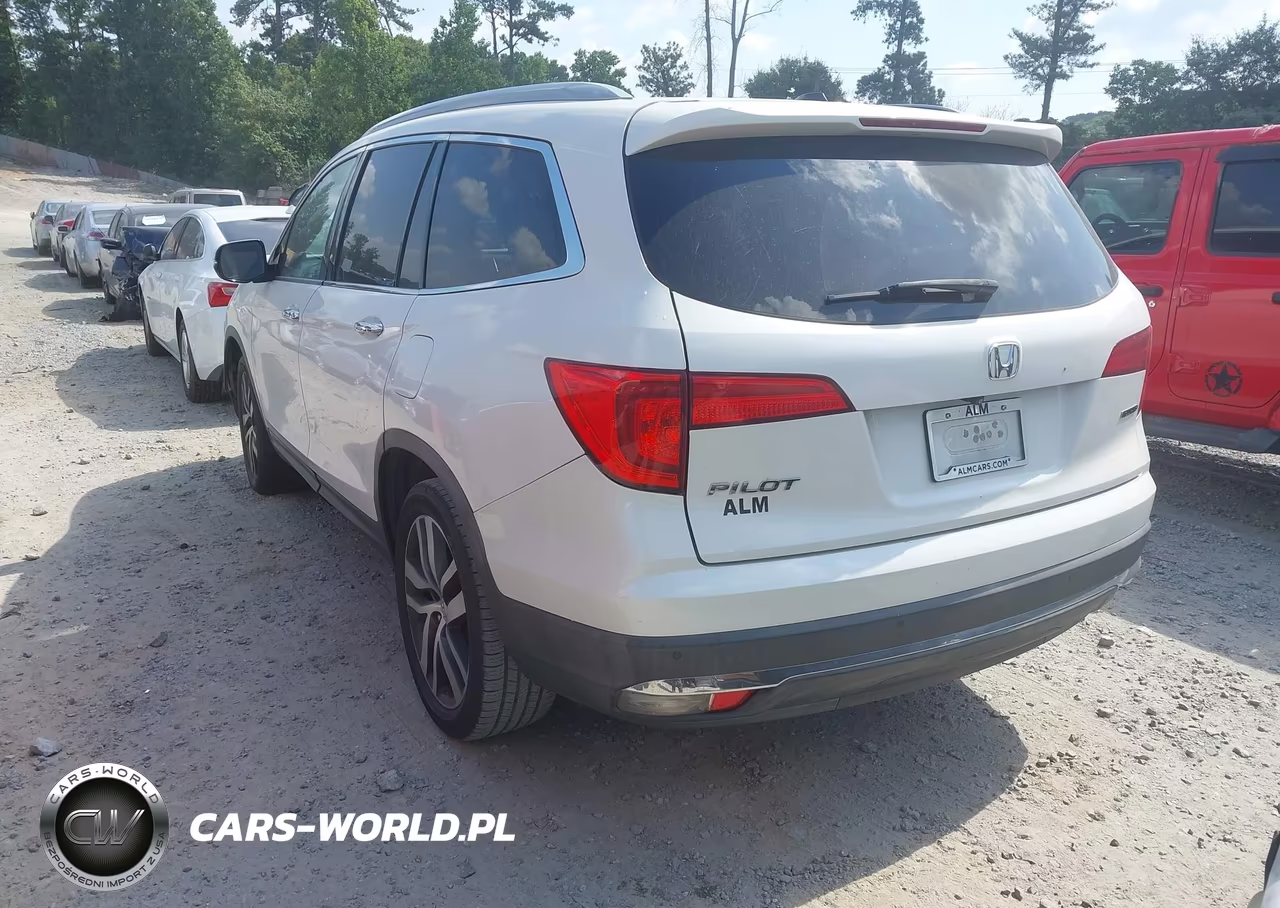 2016 Honda Pilot Touring VIN:5FNYF5H95GB013355 - 3