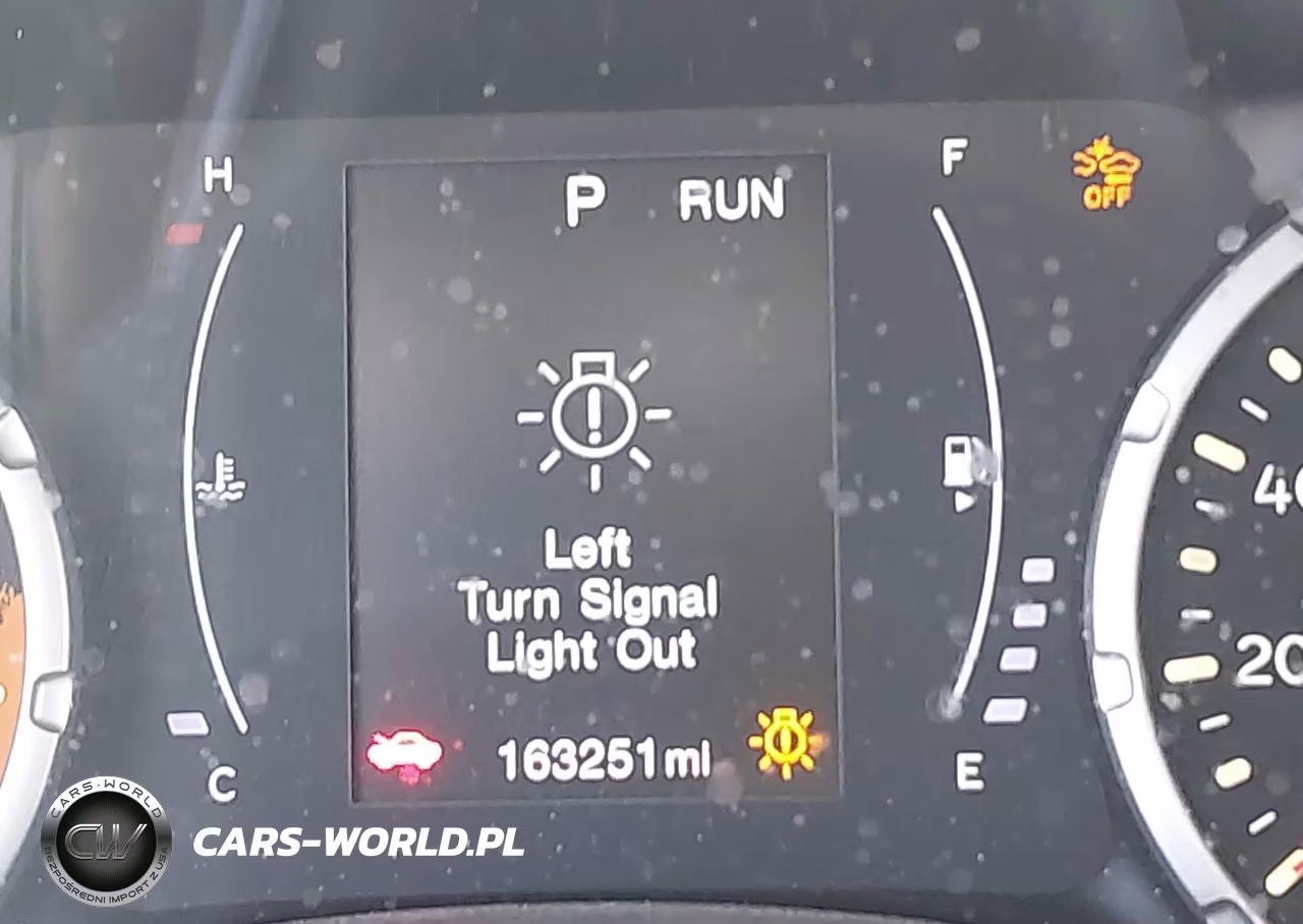 2018 Jeep Renegade Latitude Fwd VIN:ZACCJABB9JPG70575 - 16