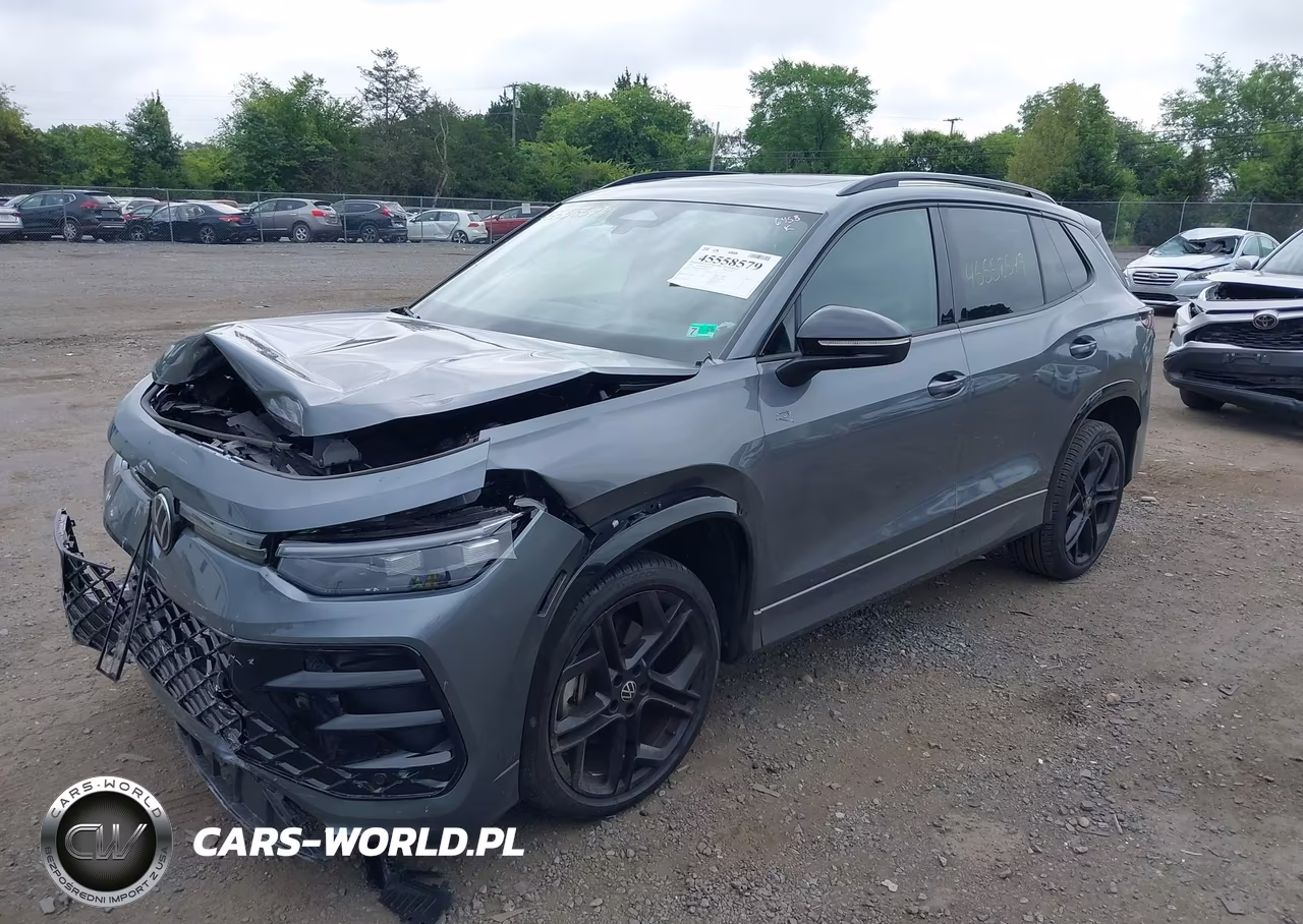 2025 Volkswagen Tiguan 2.0T Se R-Line Black VIN:3VVGR7RM1SM035411 - 2