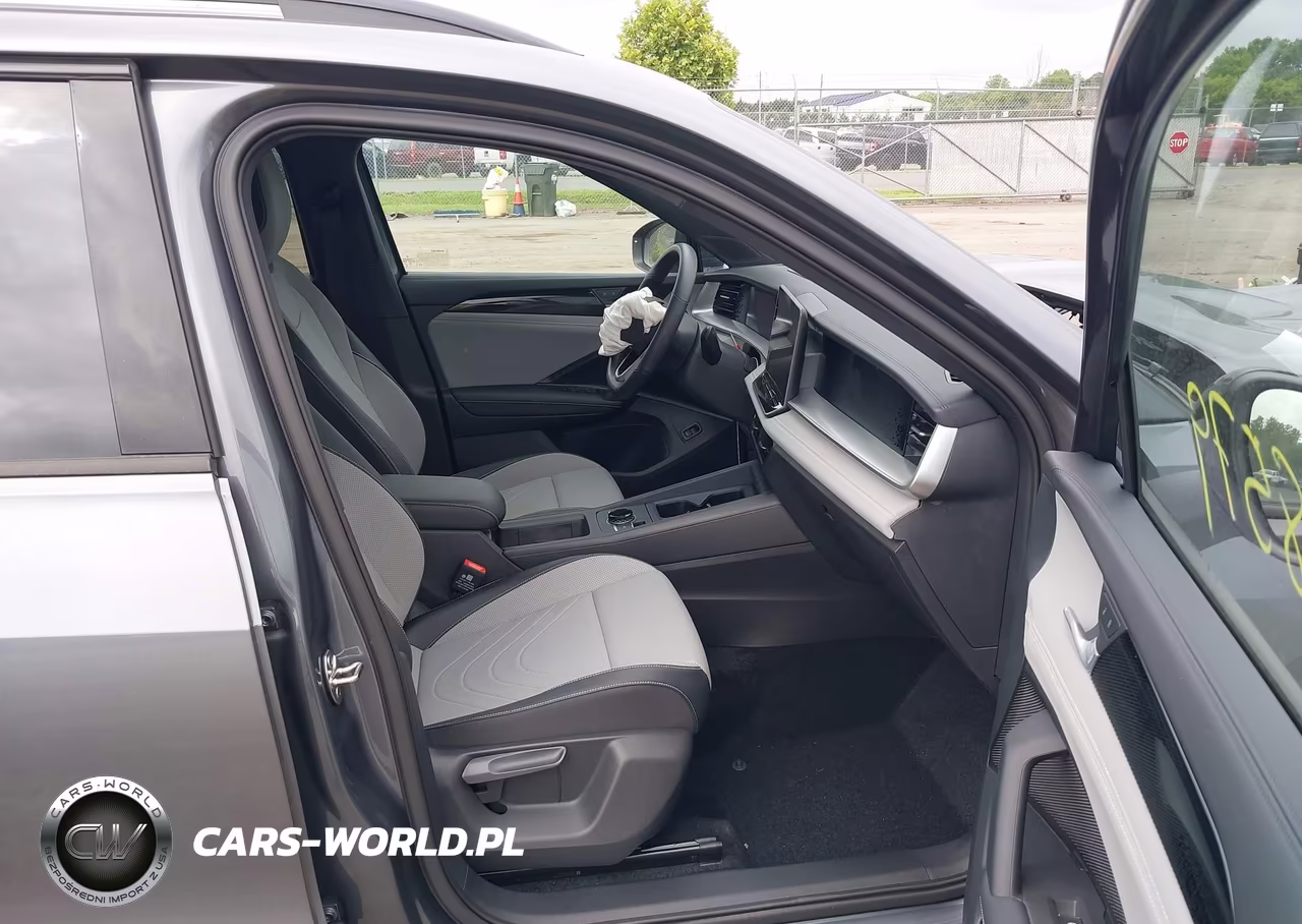 2025 Volkswagen Tiguan 2.0T Se R-Line Black VIN:3VVGR7RM1SM035411 - 5