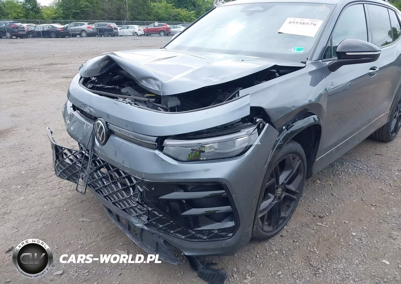 2025 Volkswagen Tiguan 2.0T Se R-Line Black VIN:3VVGR7RM1SM035411 - 6