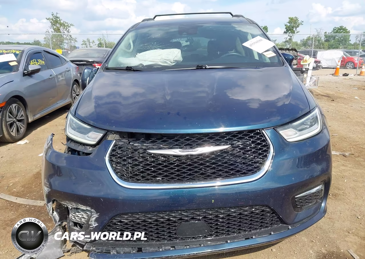 2022 Chrysler Pacifica Touring L VIN:2C4RC1BG5NR233755 - 6