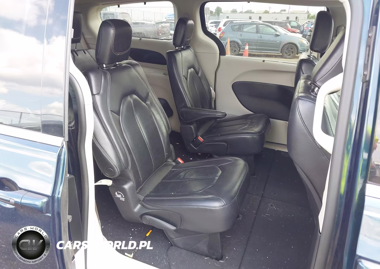 2022 Chrysler Pacifica Touring L VIN:2C4RC1BG5NR233755 - 8
