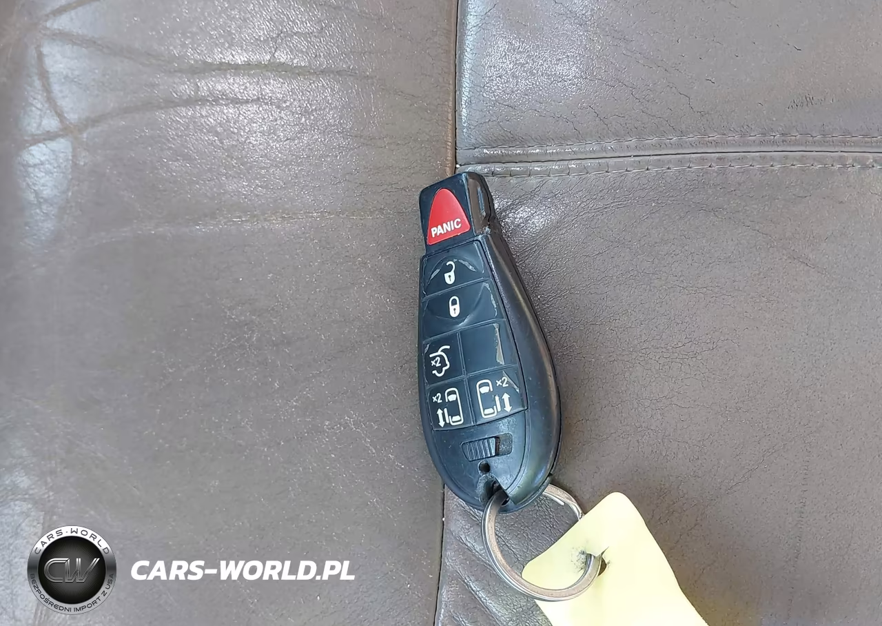 2014 Chrysler Town & Country Limited VIN:2C4RC1GG4ER329935 - 11