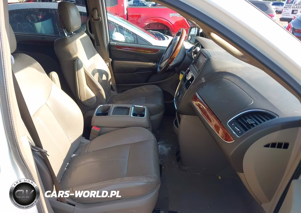 2014 Chrysler Town & Country Limited VIN:2C4RC1GG4ER329935 - 5
