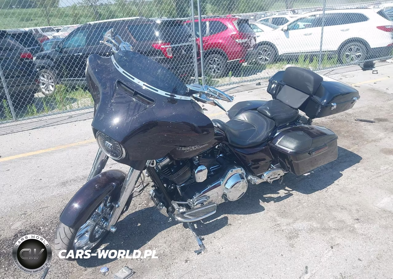 2014 Harley-Davidson Flhxs Street Glide Special VIN:1HD1KRM11EB676585 - 2