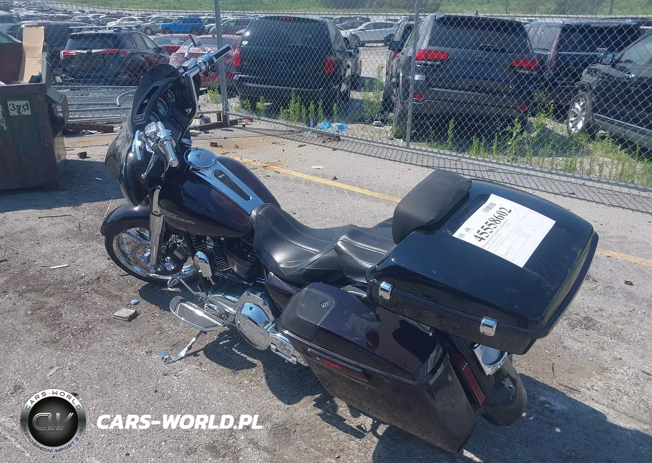 2014 Harley-Davidson Flhxs Street Glide Special VIN:1HD1KRM11EB676585 - 3