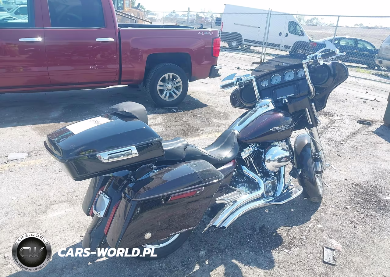 2014 Harley-Davidson Flhxs Street Glide Special VIN:1HD1KRM11EB676585 - 4