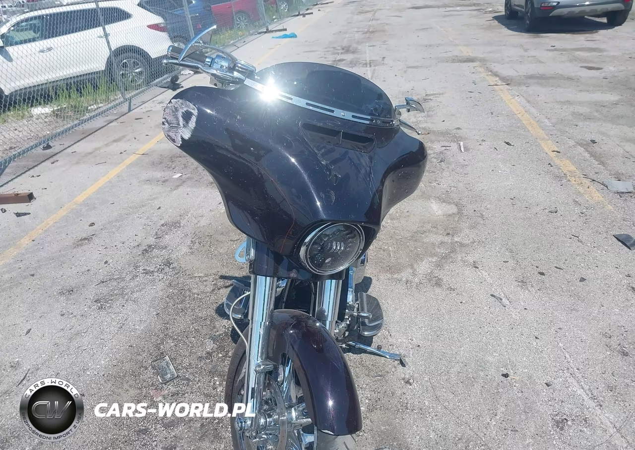 2014 Harley-Davidson Flhxs Street Glide Special VIN:1HD1KRM11EB676585 - 5