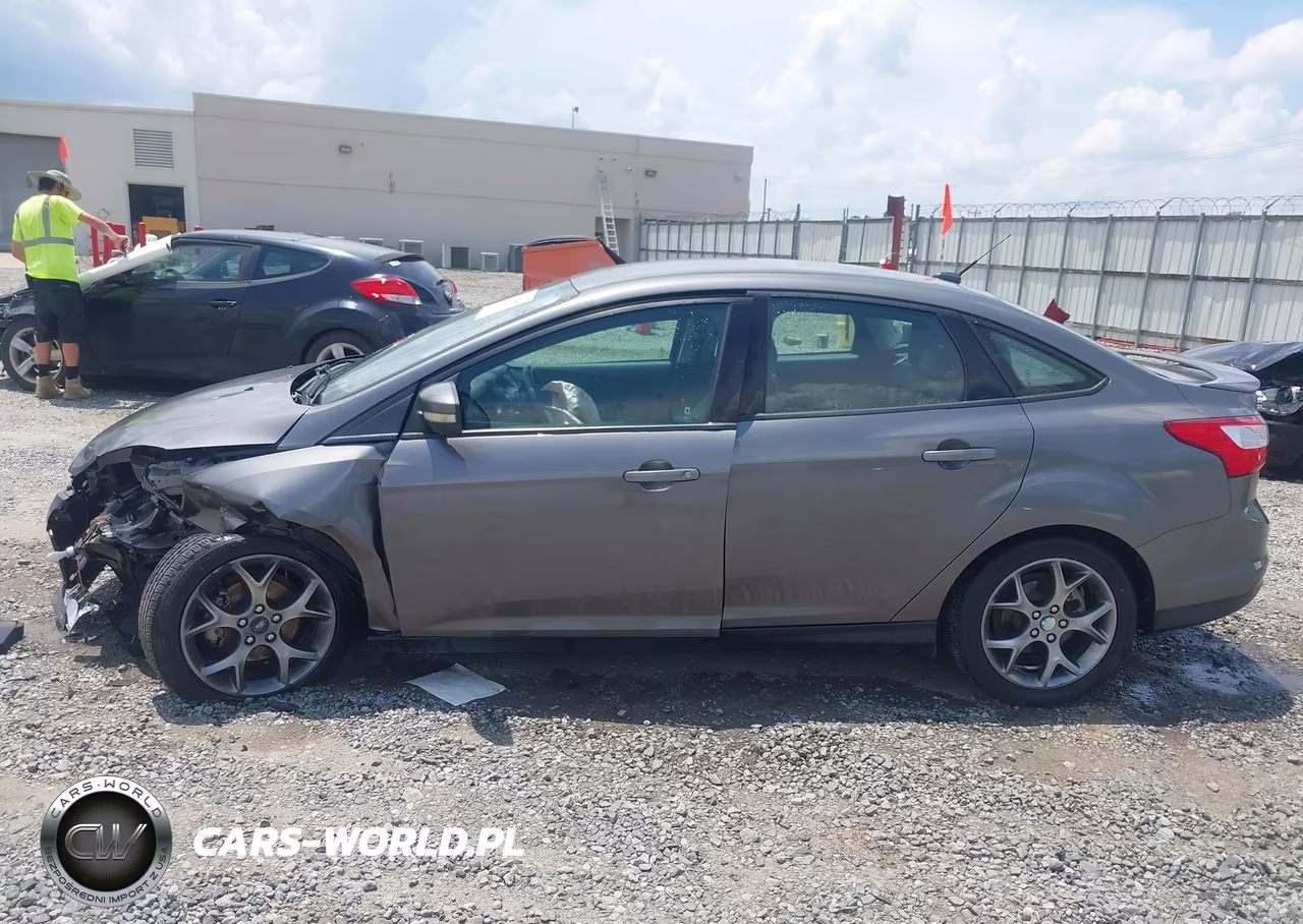 2013 Ford Focus Se VIN:1FADP3F21DL136025 - 14