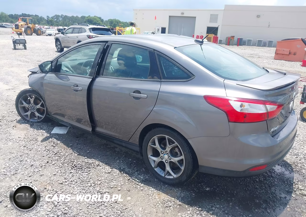 2013 Ford Focus Se VIN:1FADP3F21DL136025 - 3