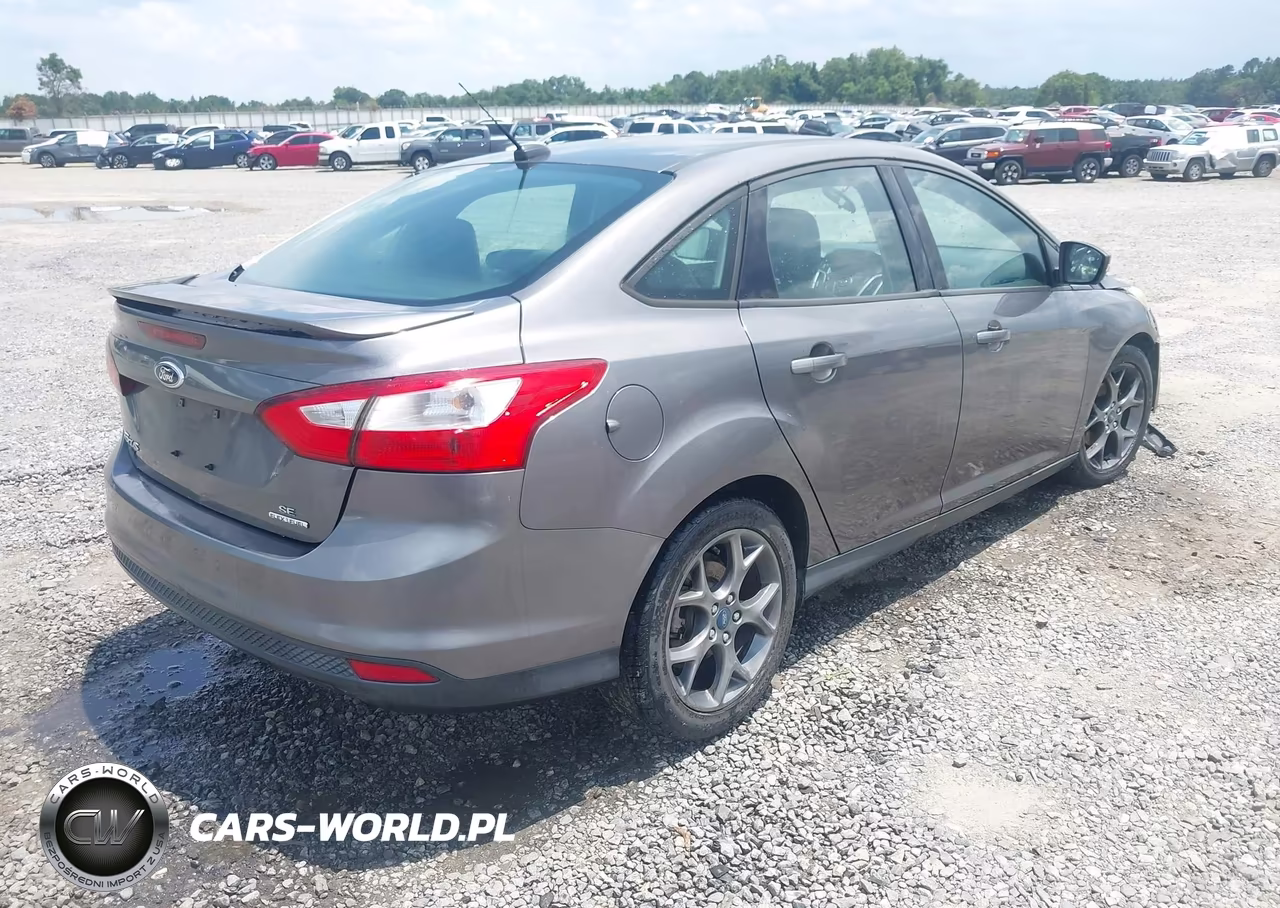 2013 Ford Focus Se VIN:1FADP3F21DL136025 - 4