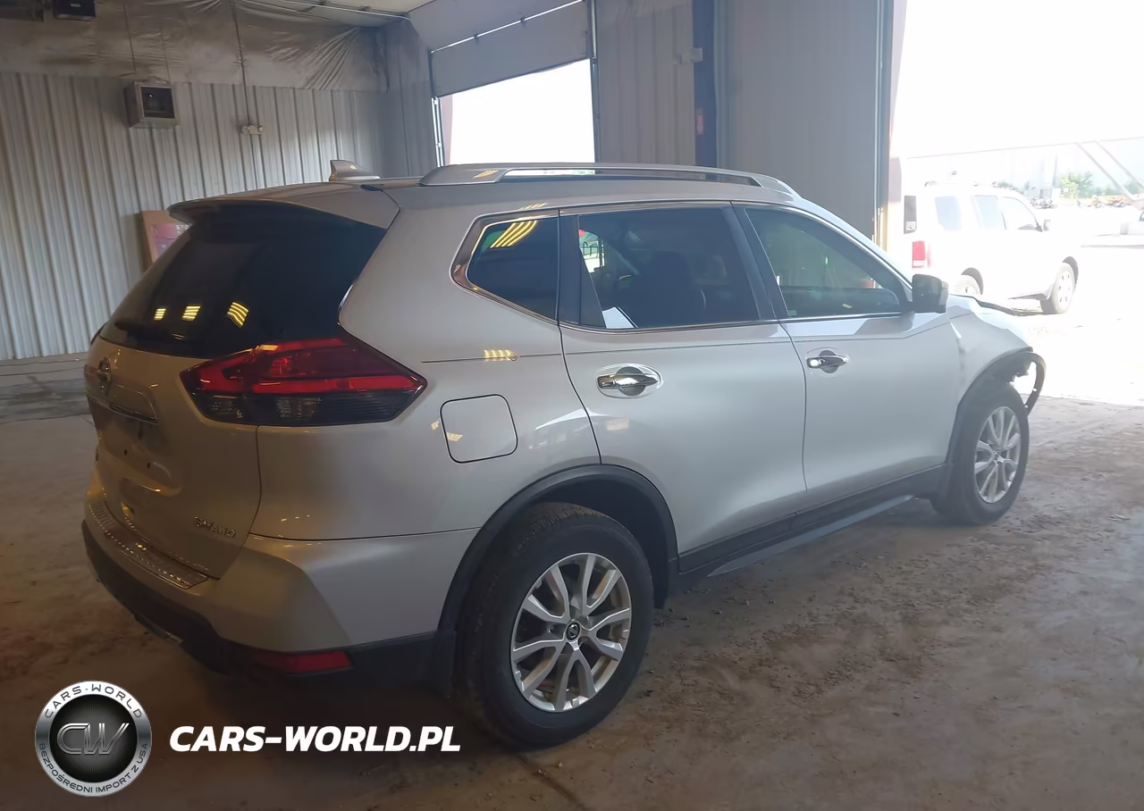 2017 Nissan Rogue Sv VIN:5N1AT2MV8HC771132 - 4